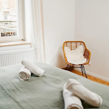 Apartament Elbzauber Fuer 6 L Parkplatz L Balkon Pirna